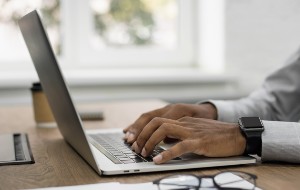 How to Turn Off Auto Caps on Mac